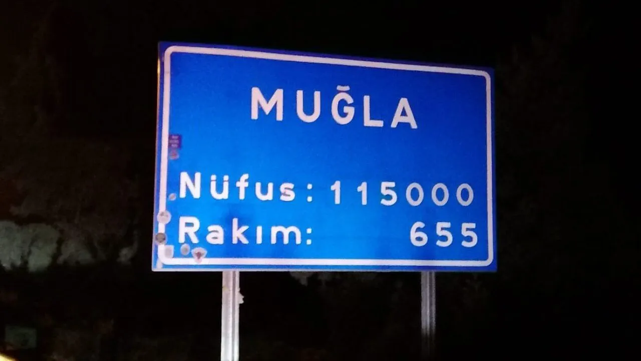 Muğla hurdacı - Öz Demirsan Hurda yerinde hurda alımı