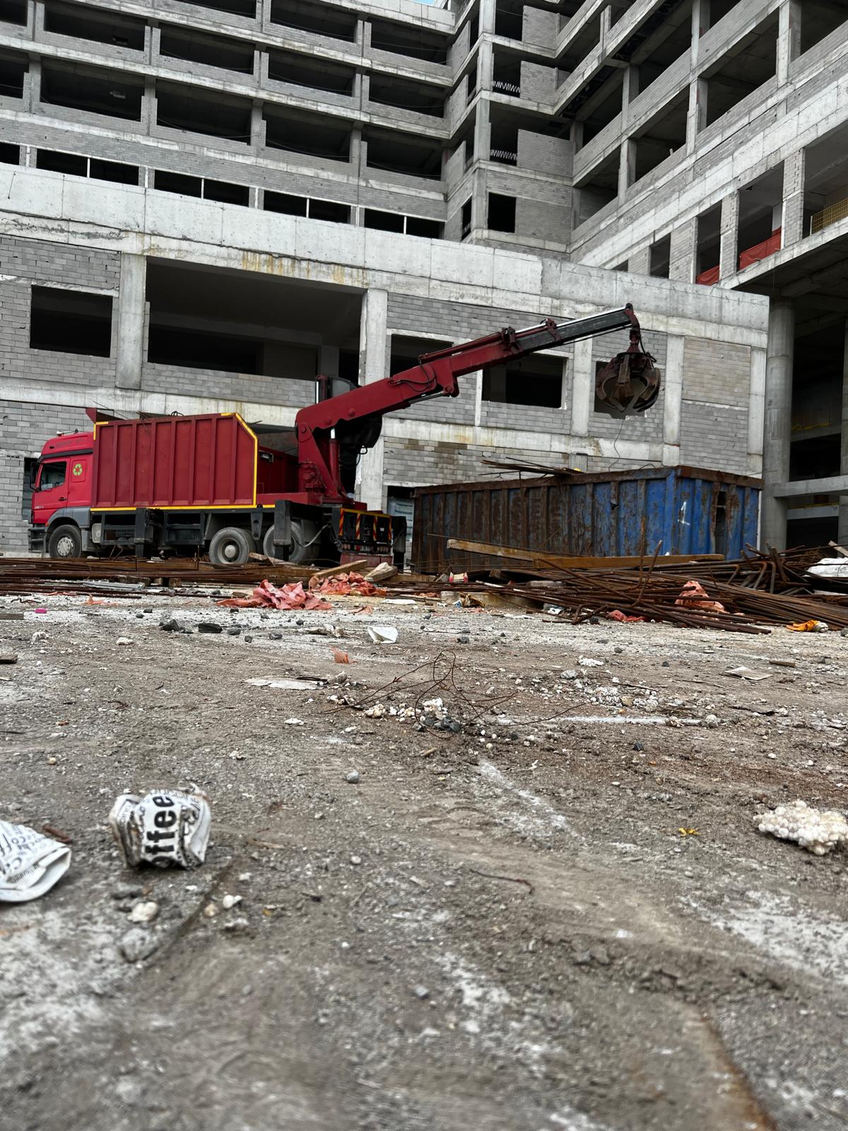 Bursa hurdacı ve sanayi bölgesinde hurda yükleme